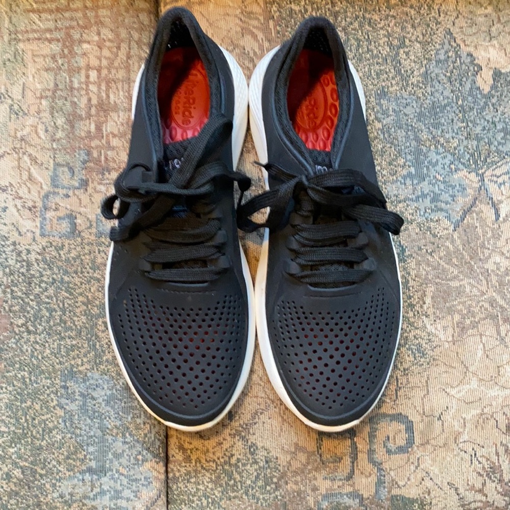 Croc tennis shoes